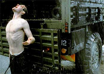 Una secuencia de  28 días después.  