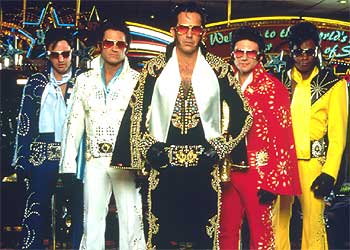 Kevin Costner, en el centro, en  Los reyes del crimen .