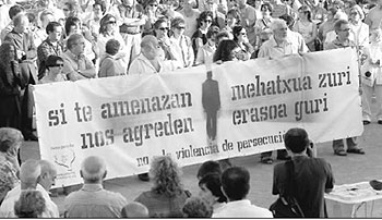 Gesto por la Paz reúne a miembros de todos los partidos en San Sebastián