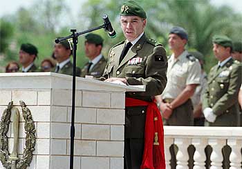 EL GENERAL CARDONA DIRIGIRÁ LAS TROPAS ESPAÑOLAS EN IRAK.