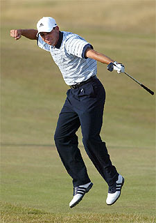 Sergio celebra su gran golpe en el hoyo 17.