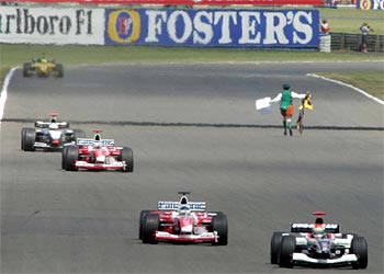 UN 'PEATÓN SUICIDA'.