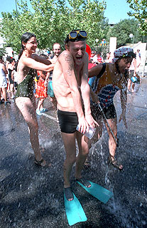 Vallecas se 'moja' en su Batalla Naval