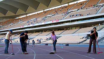 Los Testigos de Jehová preparan su asamblea en Sevilla