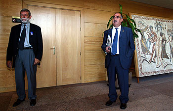 Dos ex alcaldes del PSOE contra el PSOE.