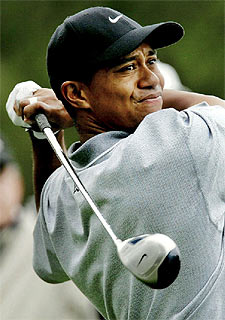 Tiger Woods, con el  driver    de Nike.