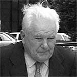 Mario Caprile se dirige a la Audiencia de Pamplona en el año 1998, en el  caso Urralburu. 