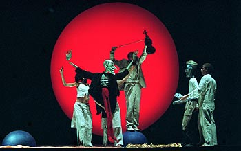 UNA 'HISTORIA DEL SOLDADO' MUY VISUAL.