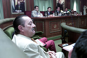 El alcalde de Marbella, Julián Muñoz, durante la rueda de prensa de ayer de sus concejales.