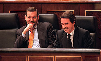 José María Aznar, en el Congreso de los Diputados, con Mariano Rajoy a su izquierda.