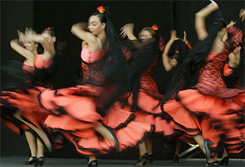 El Ballet Flamenco de Madrid, durante un ensayo de la   Carmen   que representa en el centro Conde Duque.