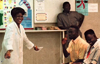 Inmigrantes en el  centro de atención primaria de Drassanes, en Barcelona.rnrn CARMEN SECANELLA