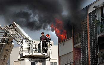 Un incendio en un edificio de Nules obliga a desalojar a siete personas