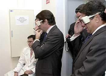 José María Aznar y el ministro de Defensa Federico Trillo, en la inauguración del CAB, el pasado enero.