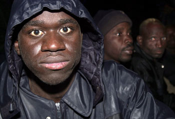 Inmigrantes detenidos ayer por la Guardia Civil en Fuerteventura.