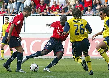 Bakayoko remata a puerta pese a la oposición de Lequi y Pínola.