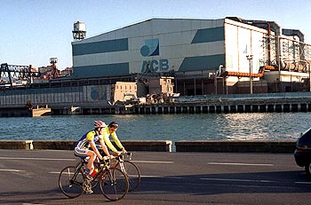 Instalaciones de la siderúrgica ACB en Sestao (Vizcaya).
