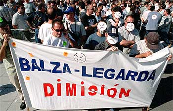 Los sindicatos piden la dimisión de Balza