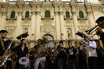 Los jiennenses se suman a un pasacalle