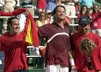 MOYÀ RESUCITA A ESPAÑA.