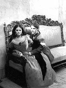 Claudia Cardinale y Alain Delon, en una imagen de la película  El Gatopardo,  de Luchino Visconti, basada en la obra de Giuseppe Tomasi di Lampedusa.