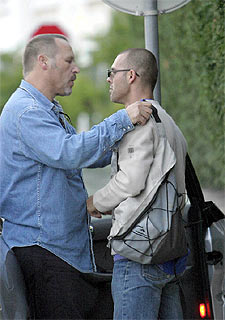 El padre y el hermano de Vincent Humbert hablan el pasado jueves. rnrn EFE