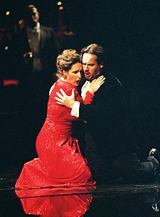 Norah Amsellem y José Bros, durante los ensayos de  La traviata. 