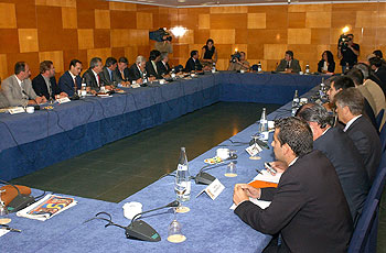 Representantes de los clubes de la ACB, ayer durante la asamblea.