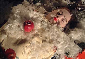 La actriz Barbara Voghera, en 'Biancaneve', de la compañía italiana Lenz Rifrazoini.