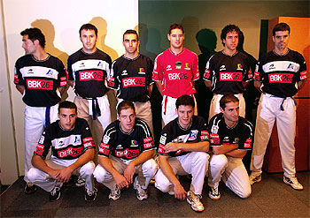 LA PELOTA SE CITA EN EL CUATRO Y MEDIO.