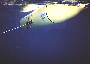 Un submarino  planeador  de la Institución Oceanográfica Woods Hole en la bahía de Monterrey