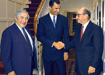 El Príncipe analiza la economía con Greenspan y Wolfensohn