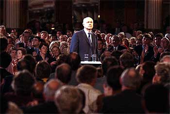 El líder del Partido Conservador británico, Iain Duncan Smith, durante su intervención en el congreso de Blackpool.