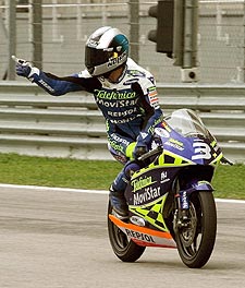 Pedrosa hace un gesto tras su triunfo.