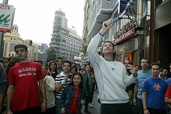 Raquetazos de primera en la Gran Vía.