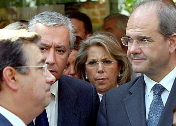 Multitudinario duelo por el hijo del delegado del Gobierno