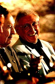 Raimon lleva su música a la biblioteca