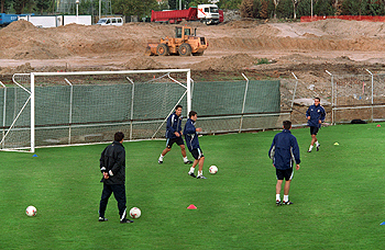 LOS CAMPOS DEL REAL MADRID RECIBEN LA VISITA DE LA PIQUETA.