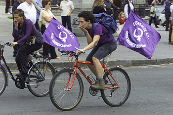 EN BICI, POR LAS MUJERES.