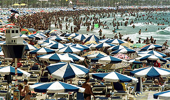 Según el INE, el número de turistas que visitaron España entre enero y septiembre se ha estancado.