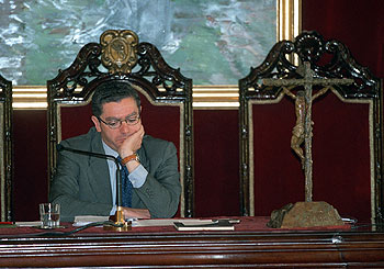Alberto Ruiz-Gallardón, durante un pleno del Ayuntamiento de Madrid. rnrn rnrnGORKA LEJARCEGI