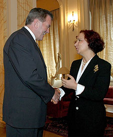 VISITA DEL 'ZAR' ANTITERRORISTA DE EE UU.