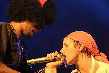 La Mala Rodríguez, durante su actuación del martes en la sala La Riviera de Madrid.rnrn rnrn CLAUDIO ÁLVAREZ