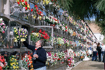 La Generalitat ordena investigar los precios de la funeraria de Barcelona