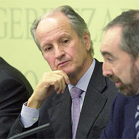 Juan María Atutxa, junto a Rafael Larreina, de Eusko Alkartasuna.