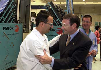 Ibarretxe visita Fagor en Brasil