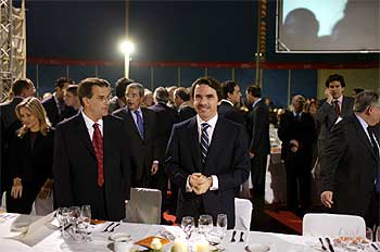Aznar, junto al alcalde de Tarragona, Joan Miquel Nadal.