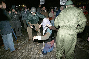 CONTRA EL MURO DE ISRAEL.