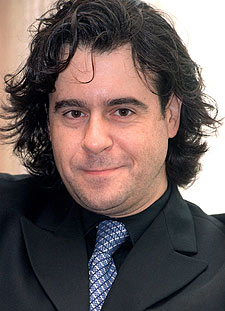 Carlos Álvarez.