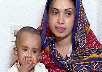 Imagen de  Extranjeras,  de Helena Taberna.